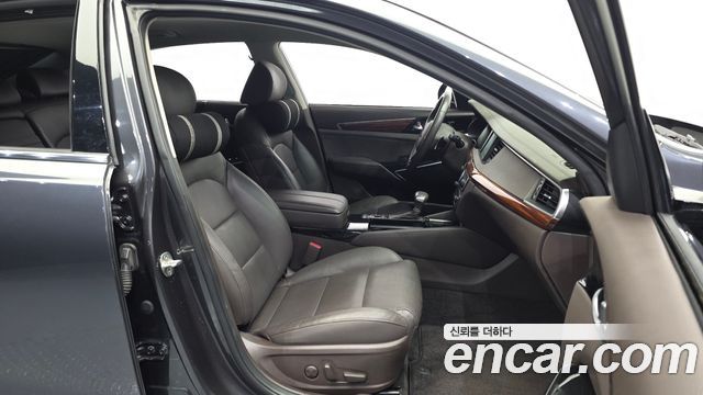 Kia K7 2017 — photo 16