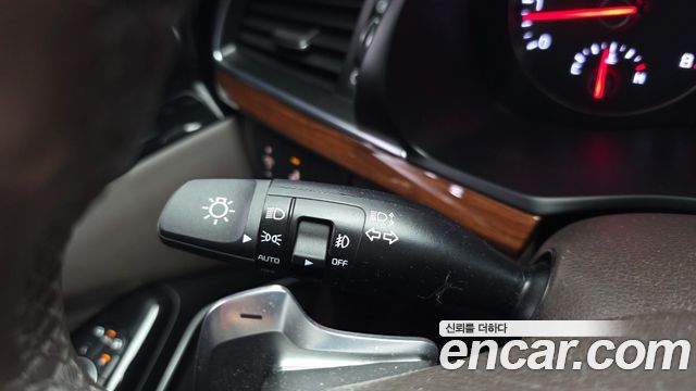 Kia K7 2017 — photo 27
