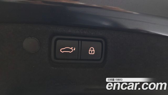 Kia K7 2017 — photo 32