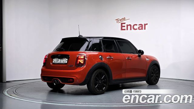 Mini Cooper 2019 — photo 2