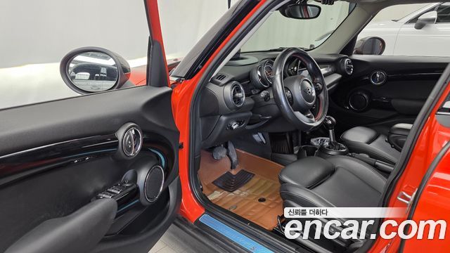 Mini Cooper 2019 — photo 13