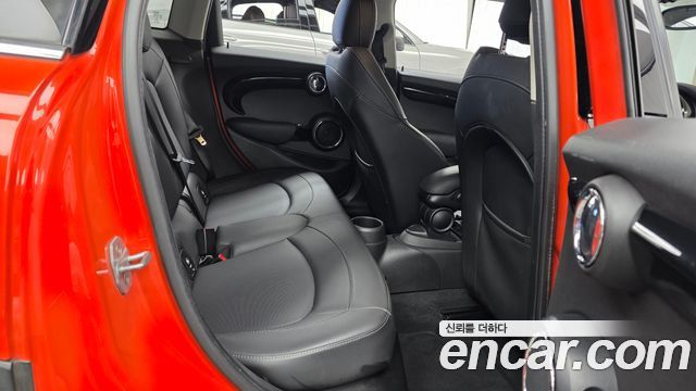 Mini Cooper 2019 — photo 17