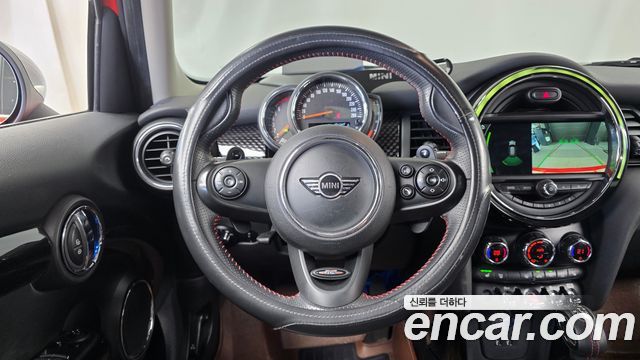 Mini Cooper 2019 — photo 18