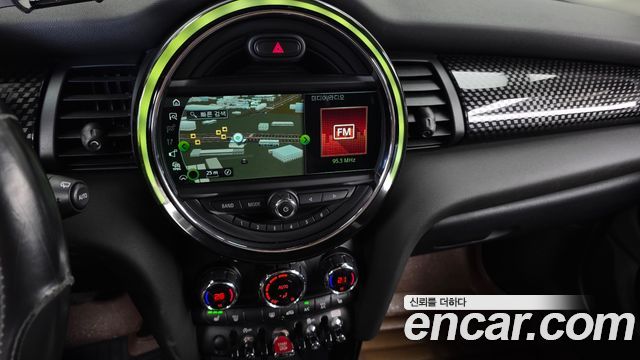 Mini Cooper 2019 — photo 19