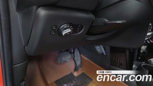 Mini Cooper 2019 — photo 23
