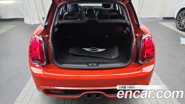 Mini Cooper 2019 — photo 26