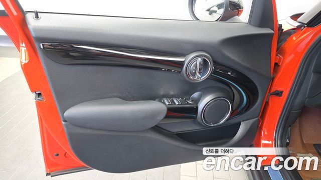 Mini Cooper 2019 — photo 14