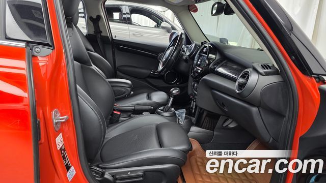 Mini Cooper 2019 — photo 16
