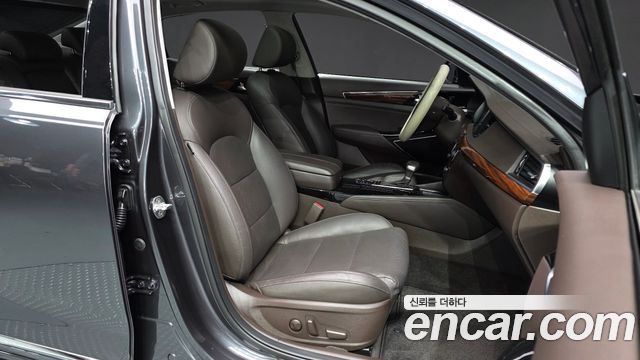 Kia K7 2017 — photo 11
