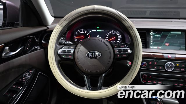 Kia K7 2017 — photo 13