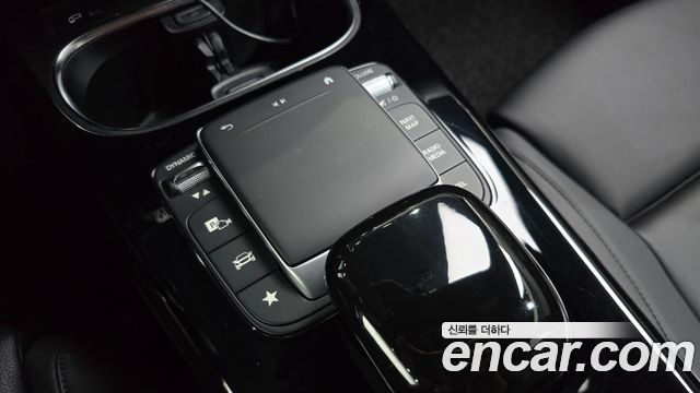 Mercedes-Benz A-Class 2021 — photo 24