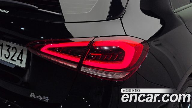 Mercedes-Benz A-Class 2021 — photo 9