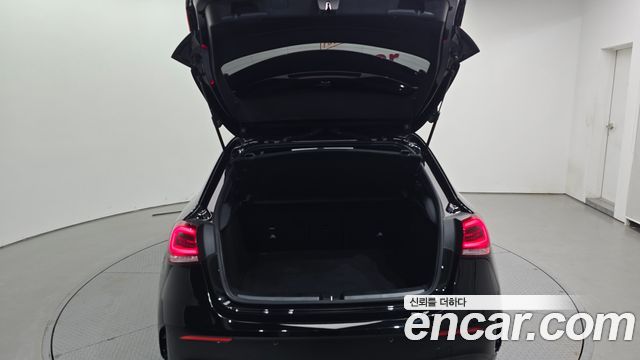 Mercedes-Benz A-Class 2021 — photo 31