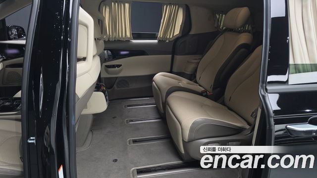 Kia Canival 2022 — photo 16