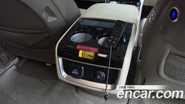 Kia Canival 2022 — photo 27