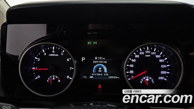Kia Canival 2023 — photo 8