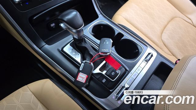 Kia Canival 2023 — photo 9