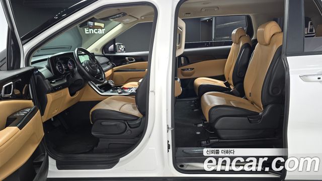 Kia Canival 2023 — photo 11