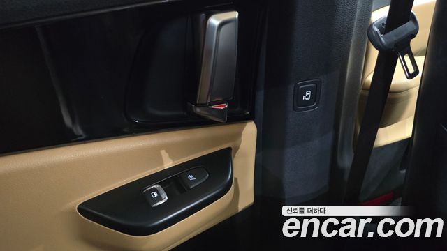 Kia Canival 2023 — photo 16