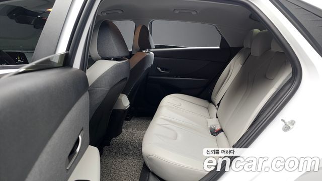 Hyundai AVANTE 2022 — photo 18
