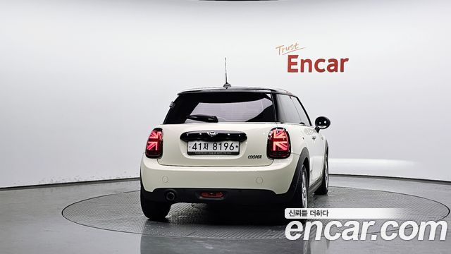 Mini Cooper 2019 — photo 4