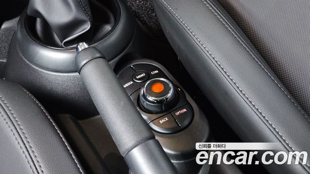 Mini Cooper 2019 — photo 19