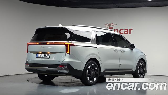 Kia Canival 2025 — photo 2