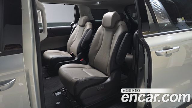 Kia Canival 2025 — photo 18