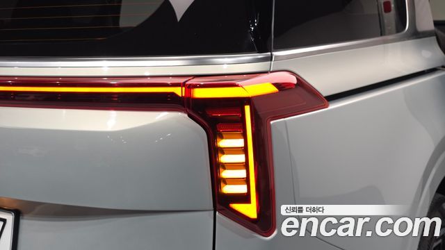 Kia Canival 2025 — photo 9