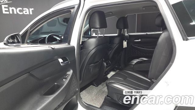 Hyundai Santafe 2022 — photo 16