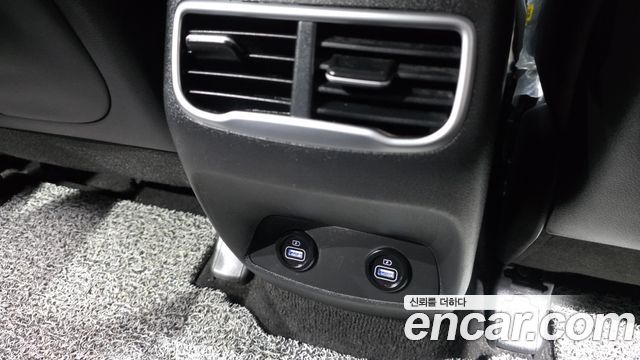 Hyundai Santafe 2022 — photo 31