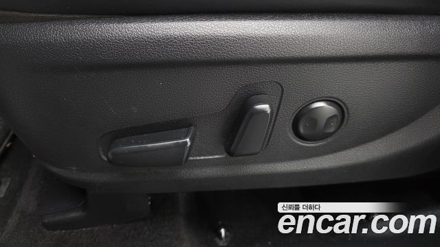Hyundai Santafe 2022 — photo 32
