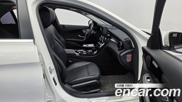 Mercedes-Benz C-Class 2016 — photo 11
