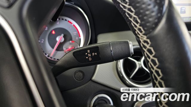 Mercedes-Benz GLA-Class 2015 — photo 9