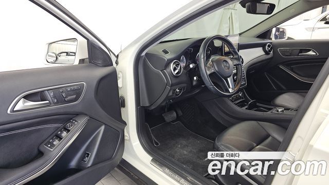 Mercedes-Benz GLA-Class 2015 — photo 10