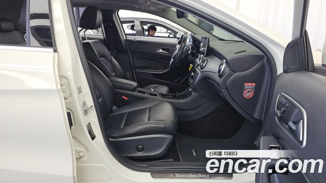 Mercedes-Benz GLA-Class 2015 — photo 11
