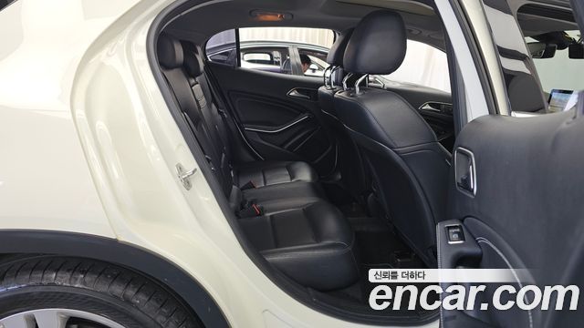 Mercedes-Benz GLA-Class 2015 — photo 12