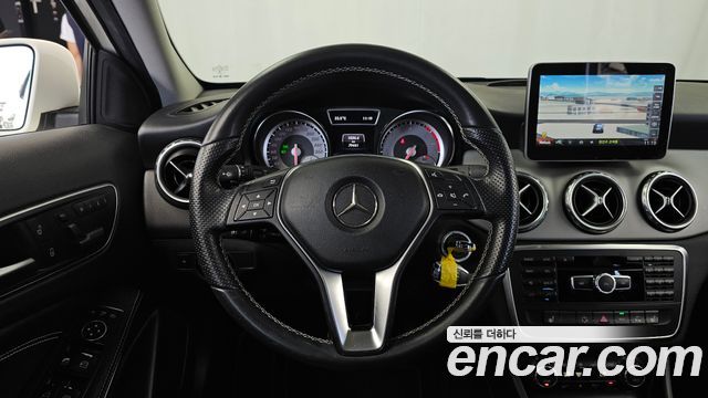 Mercedes-Benz GLA-Class 2015 — photo 14