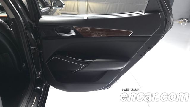 Kia K7 2016 — photo 15