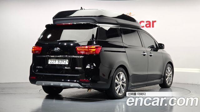 Kia Canival 2019 — photo 2