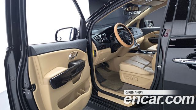 Kia Canival 2019 — photo 10