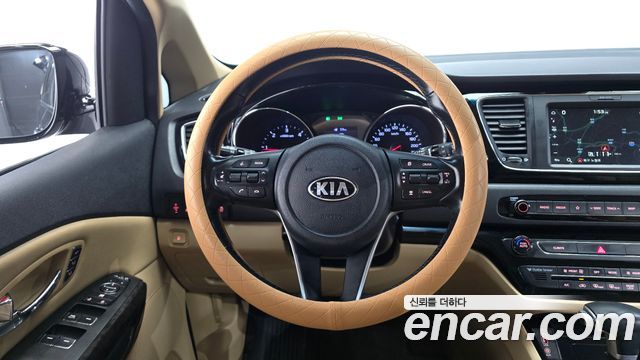 Kia Canival 2019 — photo 12