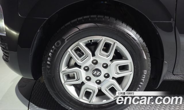 Hyundai Staria 2025 — photo 5