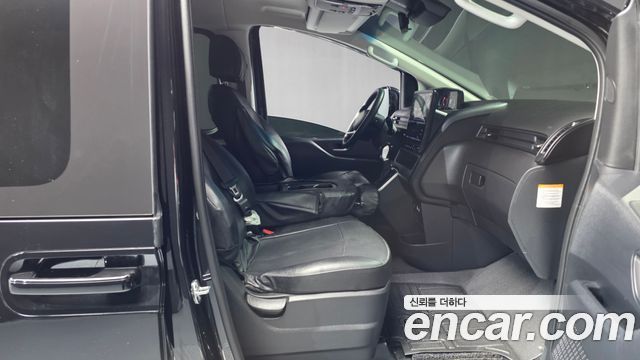 Hyundai Staria 2025 — photo 17