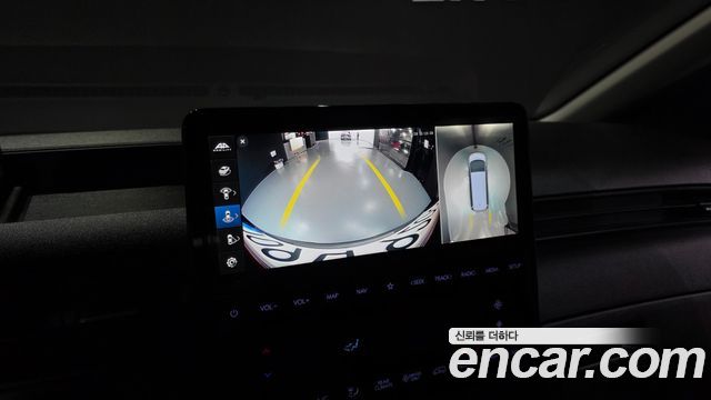 Hyundai Staria 2025 — photo 21