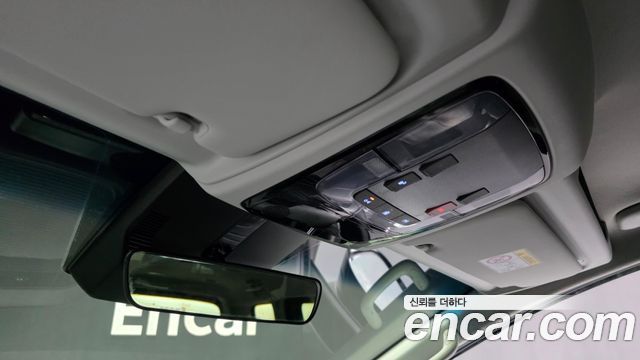 Hyundai Staria 2025 — photo 24
