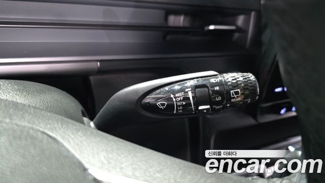 Hyundai Staria 2025 — photo 31