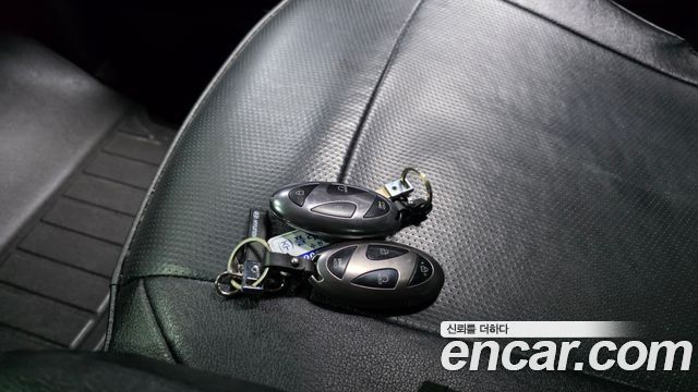 Hyundai Staria 2025 — photo 32