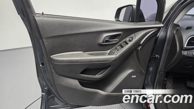 Chevrolet Korea Trax 2017 — photo 14