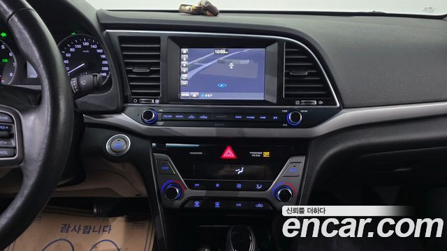 Hyundai AVANTE 2016 — photo 19